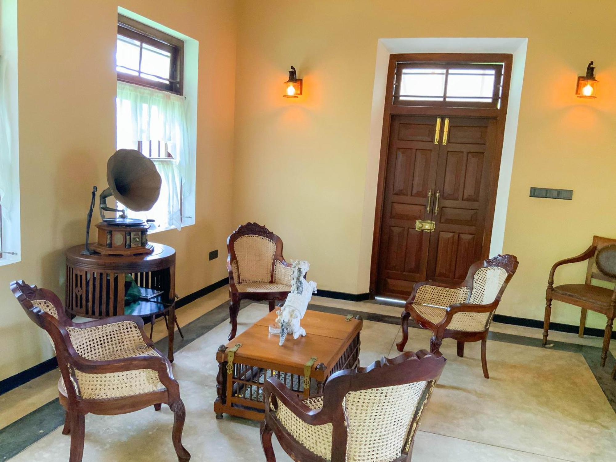 Headman House Antique Villa - A Seaside Royal Stay อาฮานกามา ภายนอก รูปภาพ
