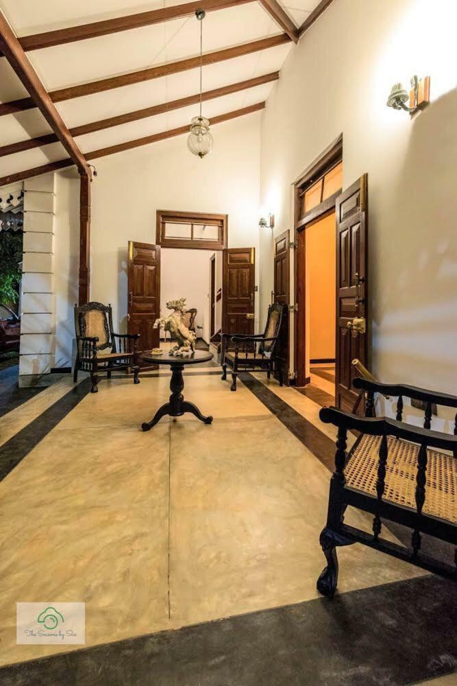 Headman House Antique Villa - A Seaside Royal Stay อาฮานกามา ภายนอก รูปภาพ